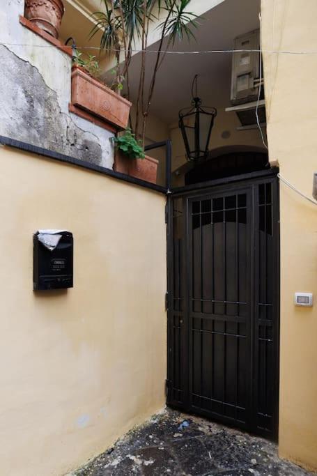The San Gregorio Armeno Apartment By HouseinNapoli Eksteriør billede